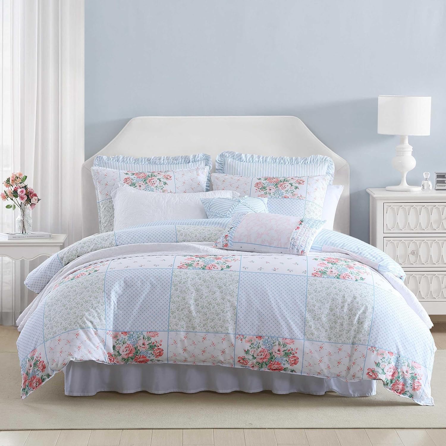 Laura Ashley - Queen Comforter Set, Soft & Reversible Cotton Bedding, Medium Weight for Year Round Comfort, 7 Piece Bed Set with Matching Pillowcases, Euro Shams & Bonus Throw Pillows (Elise Blue)