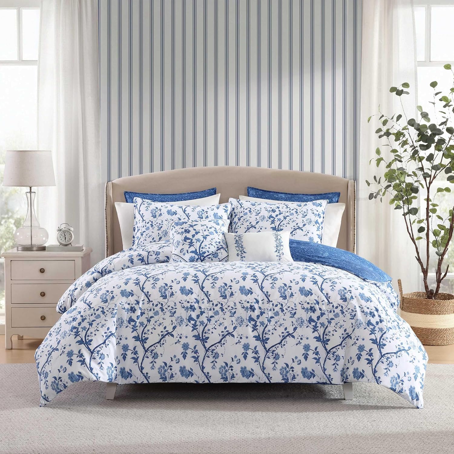 Laura Ashley - Queen Comforter Set, Soft & Reversible Cotton Bedding, Medium Weight for Year Round Comfort, 7 Piece Bed Set with Matching Pillowcases, Euro Shams & Bonus Throw Pillows (Elise Blue)