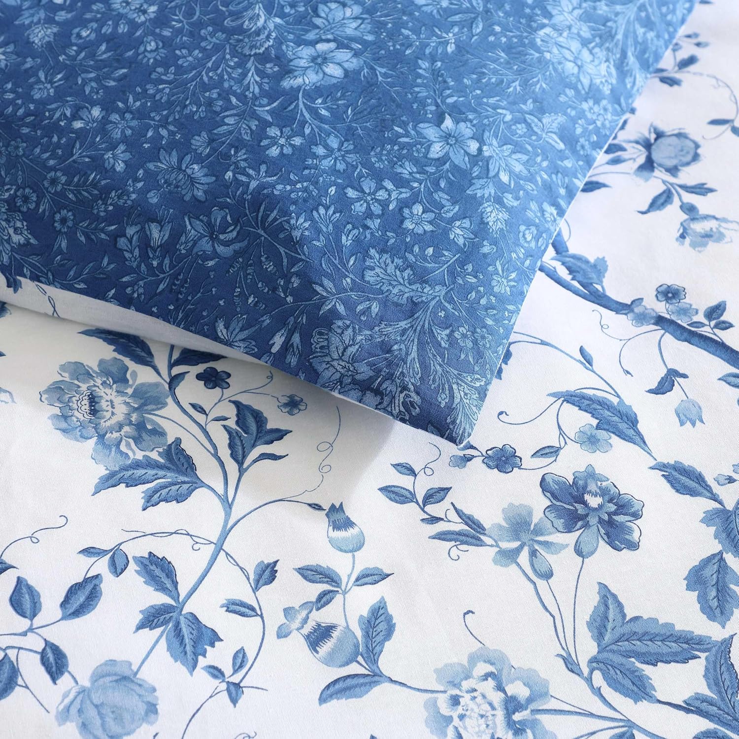 Laura Ashley - Queen Comforter Set, Soft & Reversible Cotton Bedding, Medium Weight for Year Round Comfort, 7 Piece Bed Set with Matching Pillowcases, Euro Shams & Bonus Throw Pillows (Elise Blue)